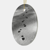 Voetafdrukken in sneeuw keramisch ornament (Links)