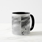 Voetafdrukken in sneeuw mok (Voorkant rechts)