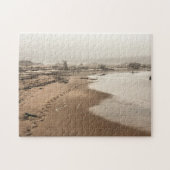 Voetafdrukken op een Foggy Beach Puzzle Legpuzzel (Horizontaal)