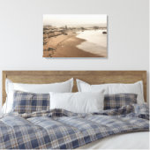 Voetafdrukken op een foto van een Foggy Beach Canv Canvas Afdruk (Insitu (Slaapkamer))