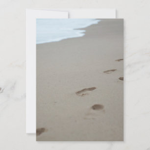 Voetafdrukken op een wit strand in Mozambique Bedankkaart