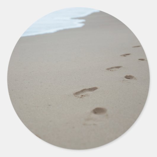 Voetafdrukken op een wit strand in Mozambique Ronde Sticker (Voorkant)