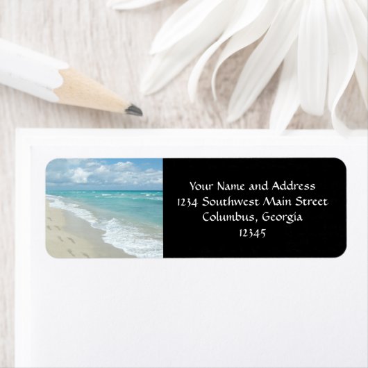 Voetafdrukken op White Sandy Beach, Schilderachtig Etiket (Insitu)