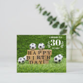 Voetbal 30e Verjaardagskaart met ballen op groen Briefkaart (Staand voorkant)