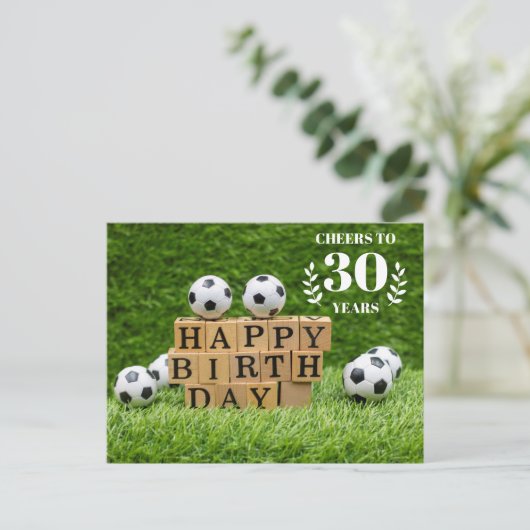 Voetbal 30e Verjaardagskaart met ballen op groen Briefkaart (Staand voorkant)