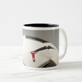 Voetbal 3 tweekleurige koffiemok (Voorkant rechts)