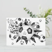 voetbal blaast kinder sterren op verjaardag aankondiging (Staand voorkant)