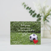 Voetbal bruiloft met voetbal en rood hart briefkaart (Staand voorkant)