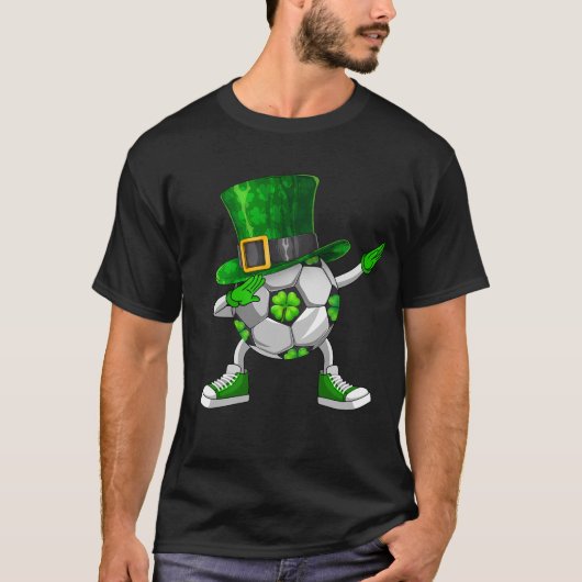 Voetbal Dabbing Leprechaun Pet Shamrock St Patrick T-shirt (Voorkant)
