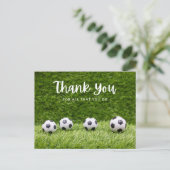 Voetbal dank u met bal op groen gras briefkaart (Staand voorkant)