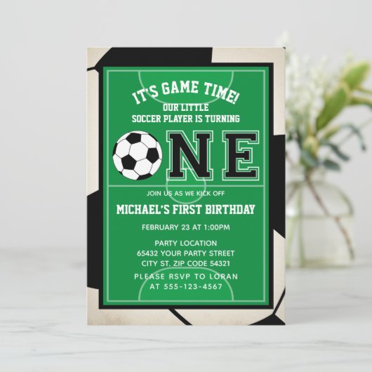 Voetbal Eerste Verjaardag Party Uitnodiging (Staand voorkant)