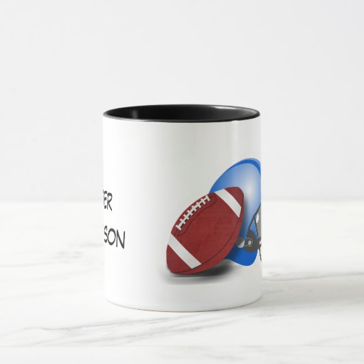 Voetbal en helm personaliseren met naam mok (Midden)