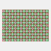 Voetbal en Snowflake Red en Green Kerstmis Inpakpapier Vel (Voorkant)