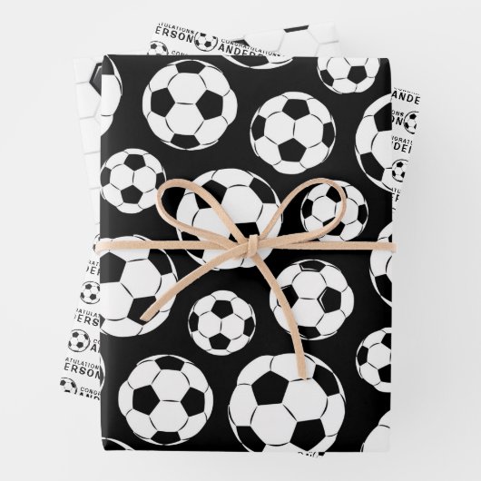 Voetbal feliciteert papierbladen met opvulling inpakpapier vel (In situ)