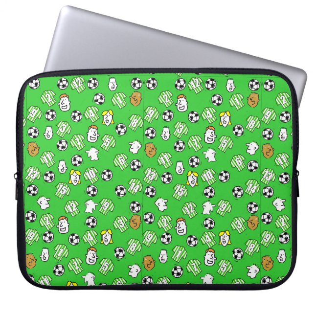 Voetbal, groene en witte shirts en fans laptop sleeve (Voorkant)