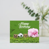Voetbal Happy Birthday voetbal Mam met bloem Briefkaart (Staand voorkant)
