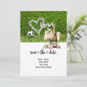 Voetbal Huwelijk thema met bal op groen Kaart (Staand voorkant)
