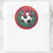 Voetbal in een kerstmis op rood ronde sticker (Tas)
