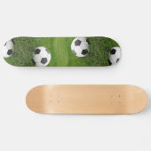 voetbal in Grass Persoonlijk Skateboard (Horizontaal)