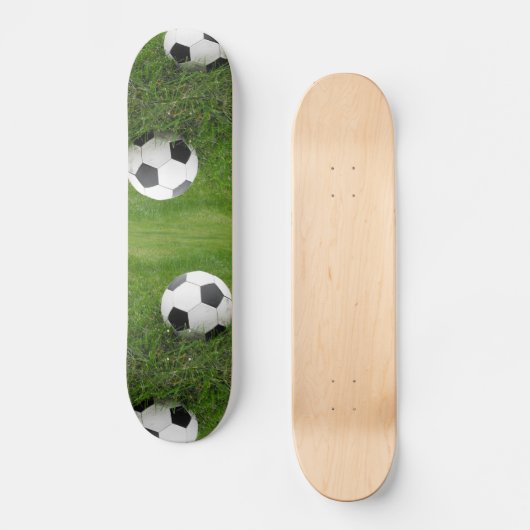 voetbal in Grass Persoonlijk Skateboard (Voorkant)