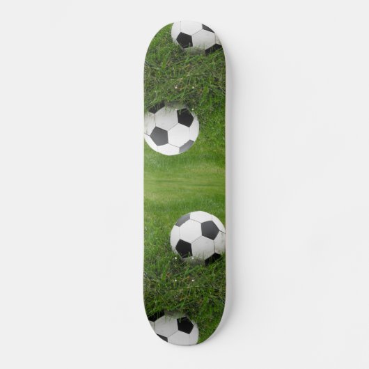 voetbal in Grass Persoonlijk Skateboard (Voorkant)