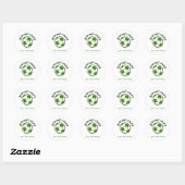 Voetbal in het groen ronde sticker (Vel)