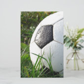 Voetbal in het veld briefpapier (Staand voorkant)