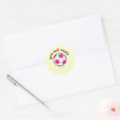 Voetbal in roze ronde sticker (Envelop)