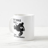 Voetbal is leuk is een grappige mok (Voorkant links)