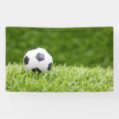 Voetbal is op de achtergrond van groene gras spandoek (Horizontaal)