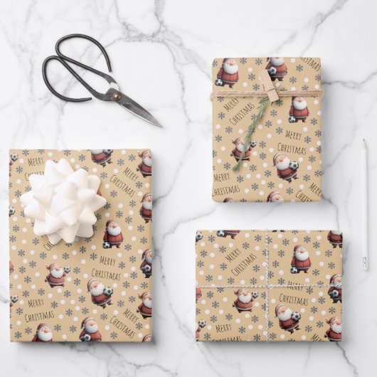 Voetbal Kerstman op Zand Inpakpapier Vel (Voorkant)