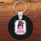 Voetbal Messy Bun Mama Cheer Coach Borstkanker Ble Sleutelhanger (Voorkant)