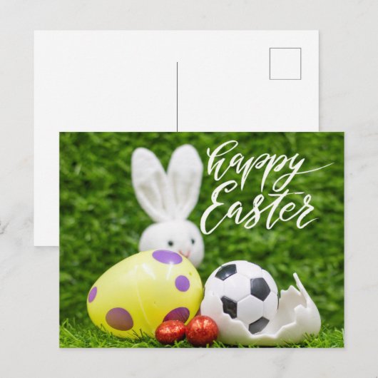 Voetbal met bal en Bunny op groene gras Feestdagenkaart (Voorkant / Achterkant)