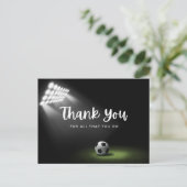 Voetbal met dank voor alles wat u doet op groen p briefkaart (Staand voorkant)