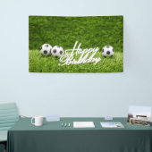 Voetbal met Happy Birthday-teken op groen Spandoek (Beurs)