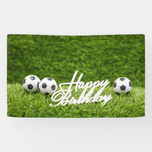 Voetbal met Happy Birthday-teken op groen Spandoek (Horizontaal)