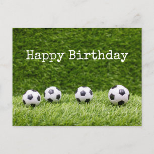 Voetbal met het woord Happy Birthday op groen  Briefkaart