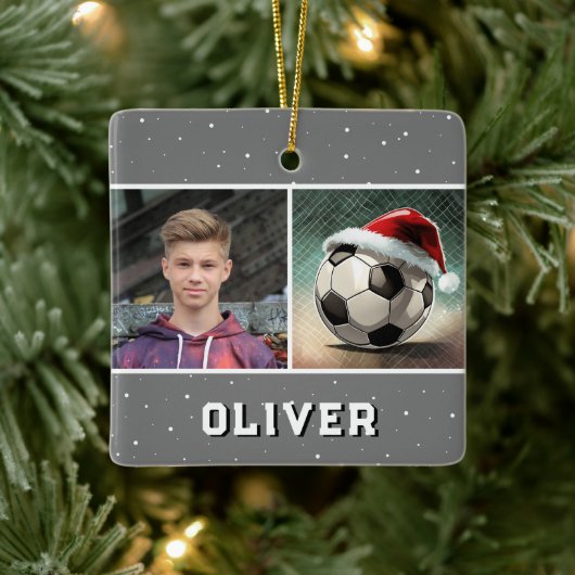 Voetbal met Santa Hat Sneeuwvlok Foto Keramisch Ornament (Boom)