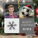 Voetbal met Santa Hat Sneeuwvlok Foto Keramisch Ornament<br><div class="desc">Voetbal met Santa Hat Sneeuwvlok Foto Keramisch Ornament. Grijze en witte achtergrond met een leuk voetbal met rode kerstmuts. Dit kerstornament is een perfect cadeau voor kinderen en tieners. Aangepaste foto, sneeuwvlok, en een bal met kerstmuts, zal een speelse en vreugdevolle touch toevoegen, terwijl de aangepaste foto het echt uniek...</div>