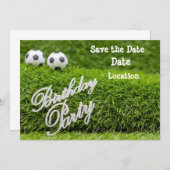 Voetbal met Verjaardagsfeestwoord op groen Save The Date (Voorkant / Achterkant)