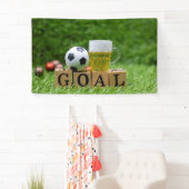 Voetbal met woord Goal en bier op groen Spandoek (Insitu)