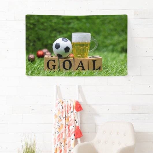 Voetbal met woord Goal en bier op groen Spandoek (Insitu)