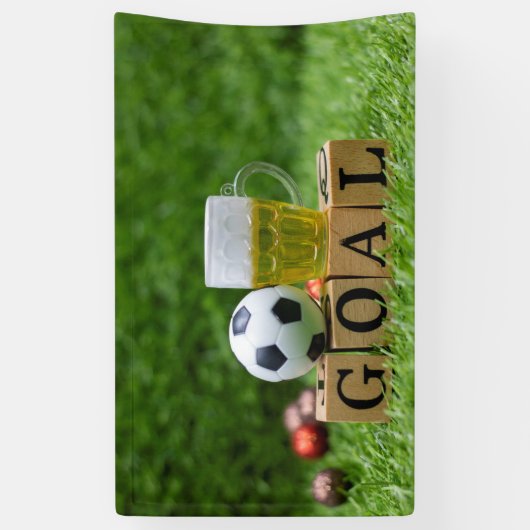 Voetbal met woord Goal en bier op groen Spandoek (Verticaal)