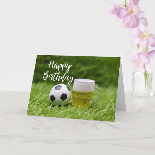 Voetbal met woord Happy Birthday met bier Kaart (Orchidee)