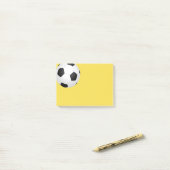 voetbal ontwerp post geel post-it® notes (Op bureau)