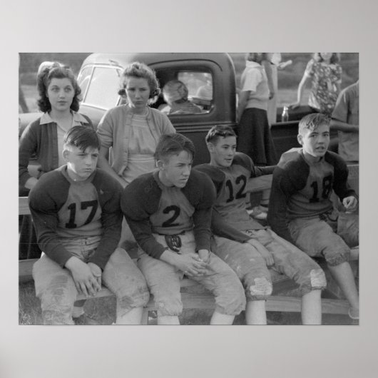 Voetbal op de middelbare school, 1941. Oude foto Poster (Voorkant)