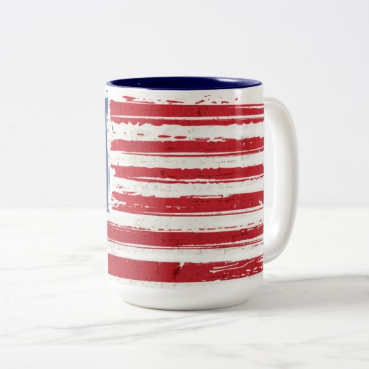 Voetbal op de vlag van de VS Tweekleurige Koffiemok (Voorkant rechts)