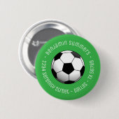 Voetbal op groen aangepaste tekst ronde button 5,7 cm (Voorkant /achterkant)