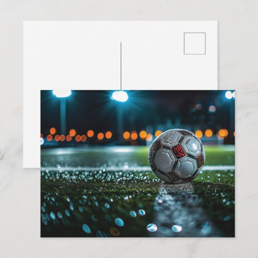 Voetbal op het lege natte arena veld feestdagenkaart (Voorkant / Achterkant)