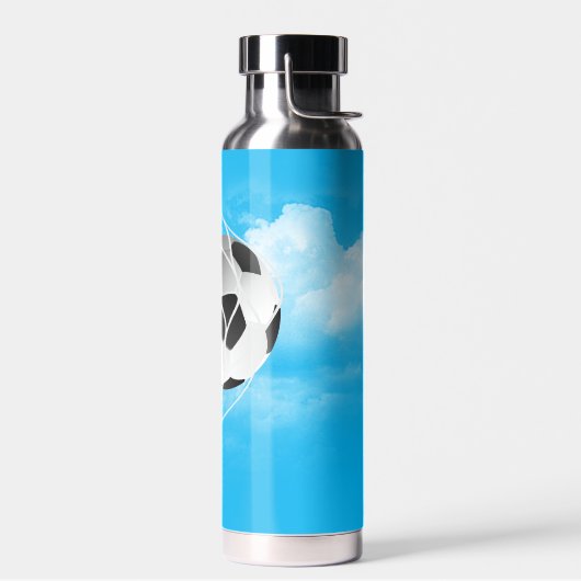 Voetbal op het luchtruim waterfles (Links)